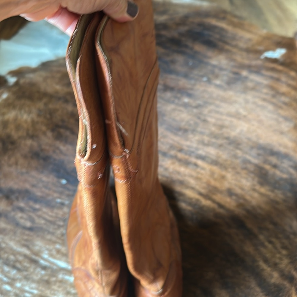 Women‘s Frye Tan Leather Boots - Picture 4 of 9